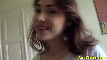 Vrigina wird in einem HD-Video von ihrem Freund in den Arsch gefickt